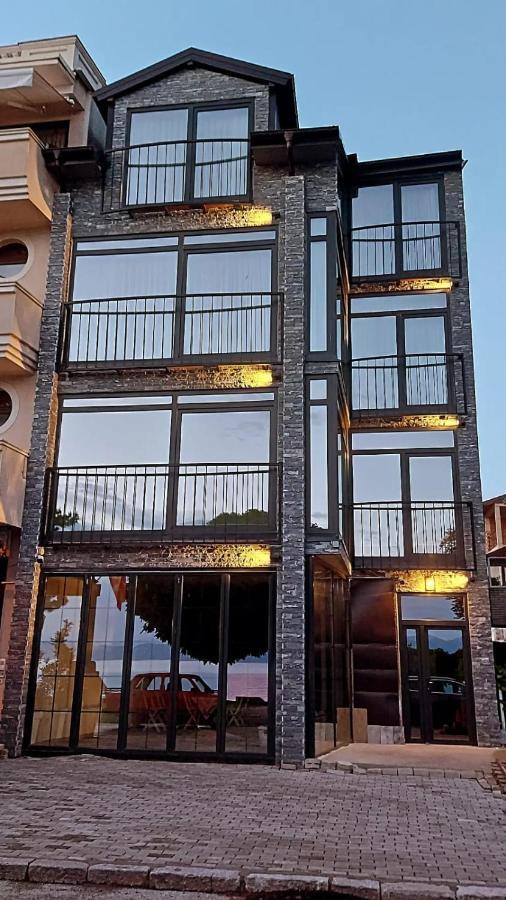 Pier 82 Apartments Ohrid Esterno foto